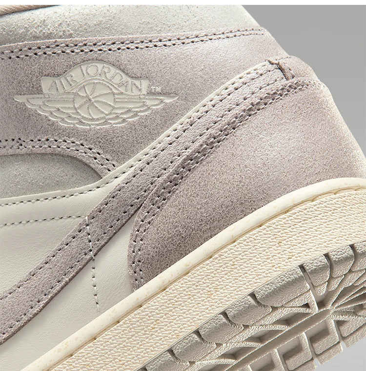 Nike Authentic JORDAN Scarpe da basket sportive da donna a collo alto con lacci, resistenti all’usura IB7010-001