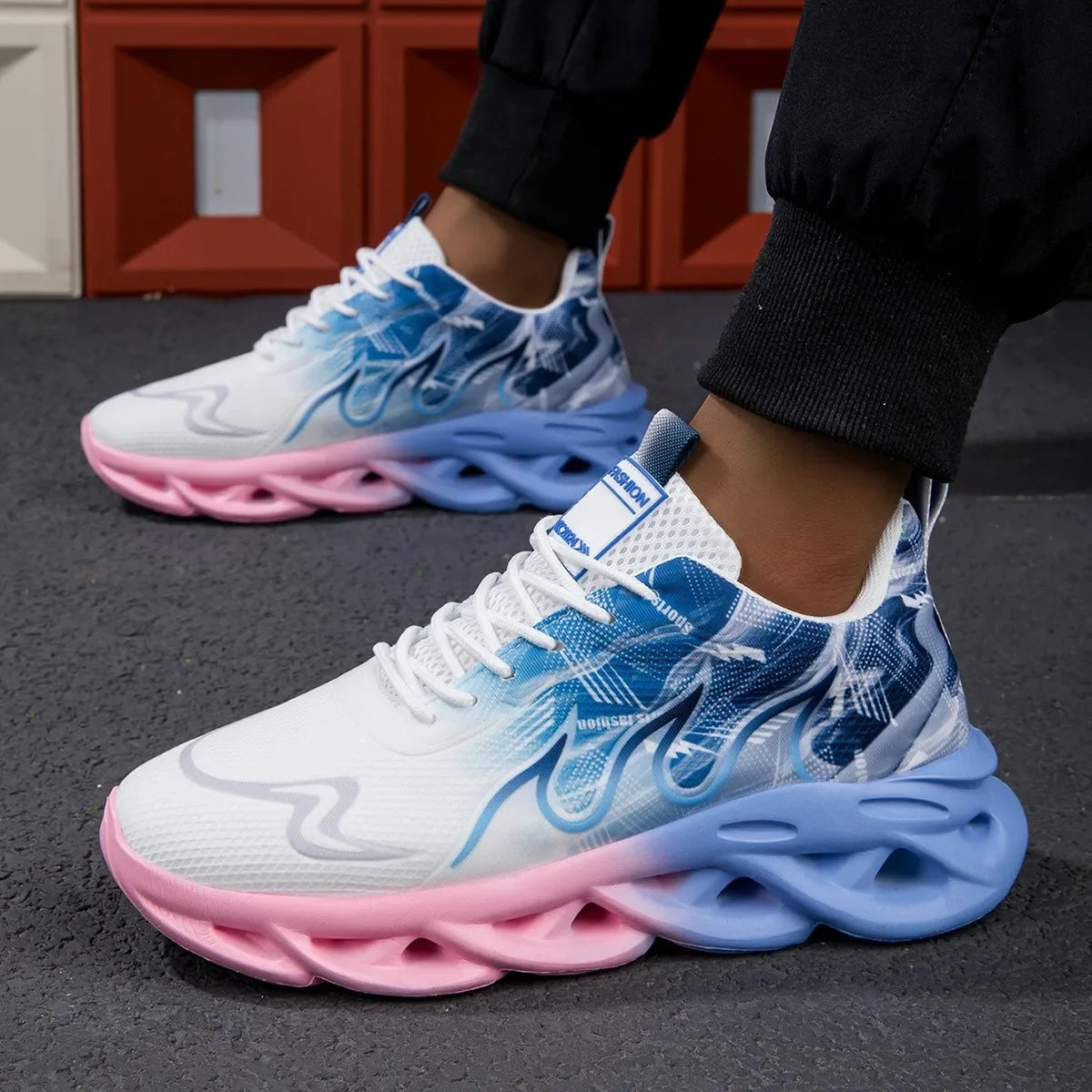 Couple Running Shoes Men Women Lightweight Mesh Breathable Comfortable Flat Soft Tennis Shoes Summer Lace-up Sneakers Man