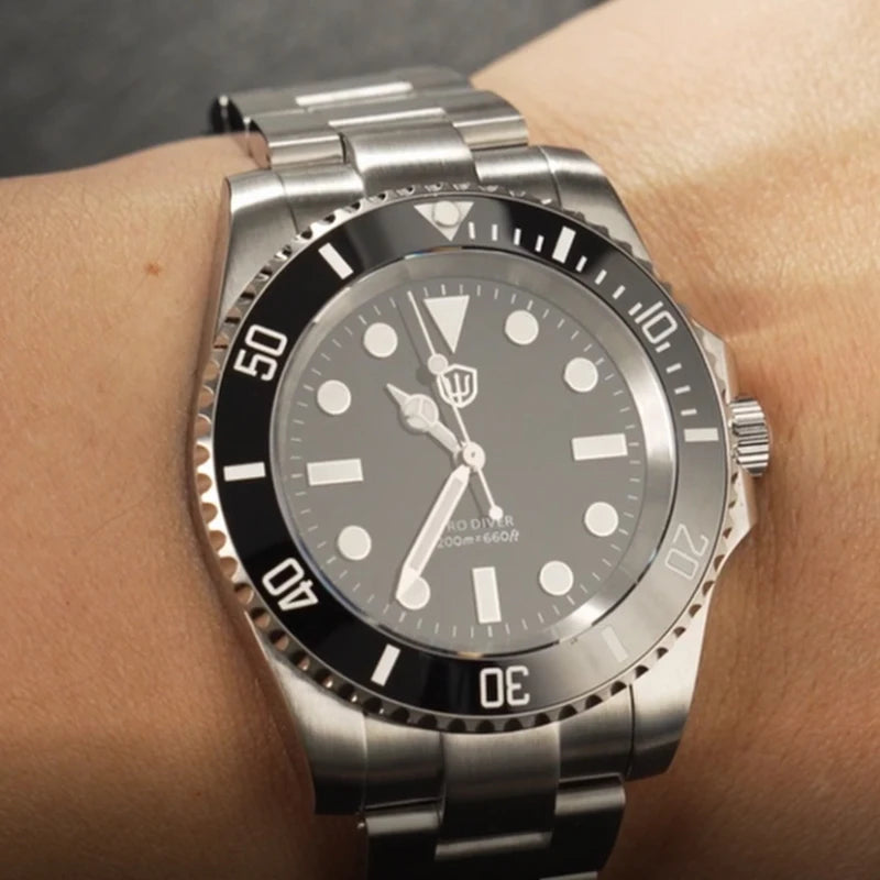 Watchdives WD1680Q V2 Green Dial Quartz Watches VH31 Sweep Second Movement Sapphire 200M Waterproof Stainless steel WristWatch