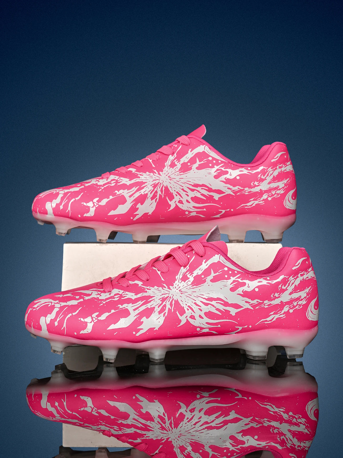 Chaussures de football pour hommes, modèle AG FG, tige en tricot ultra-léger, soutien stable de la voûte plantaire, idéales pour les entraînements prolongés sur terrain de gazon extérieur.