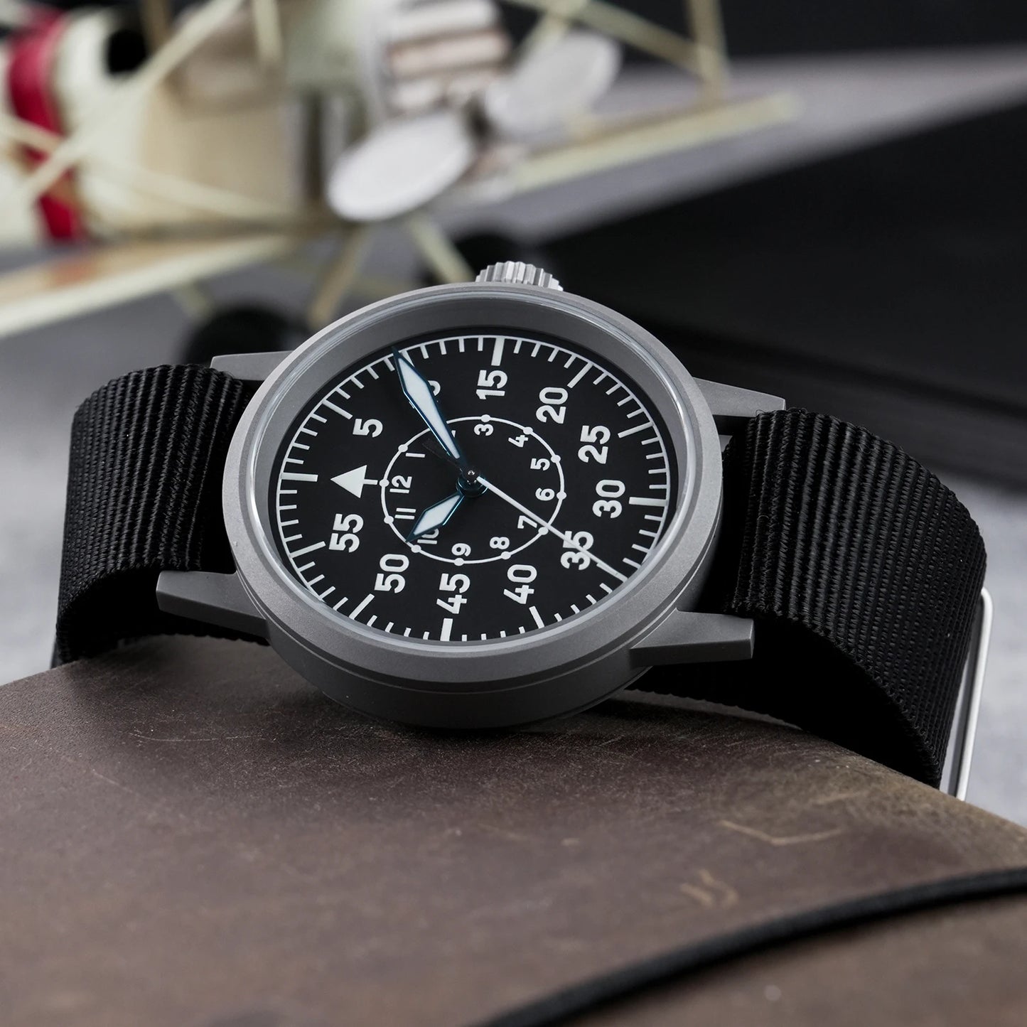 militado ML10 Quartz Watch VH31 Sweeping Second Movement 316L sandblasted coating Sapphire BGW9 Luminous 100m Waterproof Watch