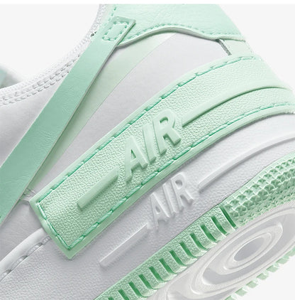 Nike eredeti AIR FORCE 1 női, vastag talpú, alacsony szárú klasszikus cipő FZ3773-100