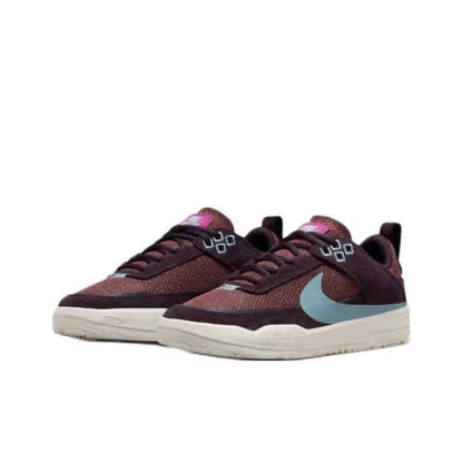 Nike's New SB Series Women's Skate Shoes with Strong Grip, Lightweight, Durable, Comfortable Mesh Material, Suitable for Daily Commuting, Low-Top Flat Shoes, SB Day One Unique Color-Blocking, Eye-Catching, Versatile Casual Sneakers
