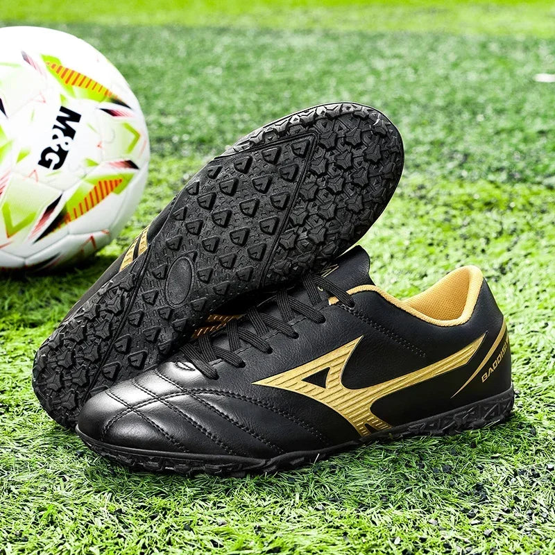 Nouvelles chaussures de football pour hommes, chaussures de football d'intérieur pour adultes, crampons de football antidérapants, crampons de sport ultralégers, crampons de futsal, entraînement sur gazon, confortables.