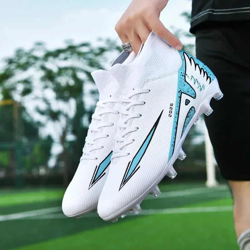 Nouvelles chaussures de football pour hommes, chaussures de sport d'extérieur, ultra-légères, de haute qualité, à cheville haute, chaussures de football en salle antidérapantes, futsal antidérapant.