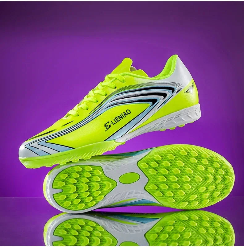 Nouvelles chaussures de football pour hommes, baskets de haute qualité, crampons de futsal pour gazon, chaussures de football d'intérieur très vendues, chaussures d'entraînement antidérapantes pour l'extérieur