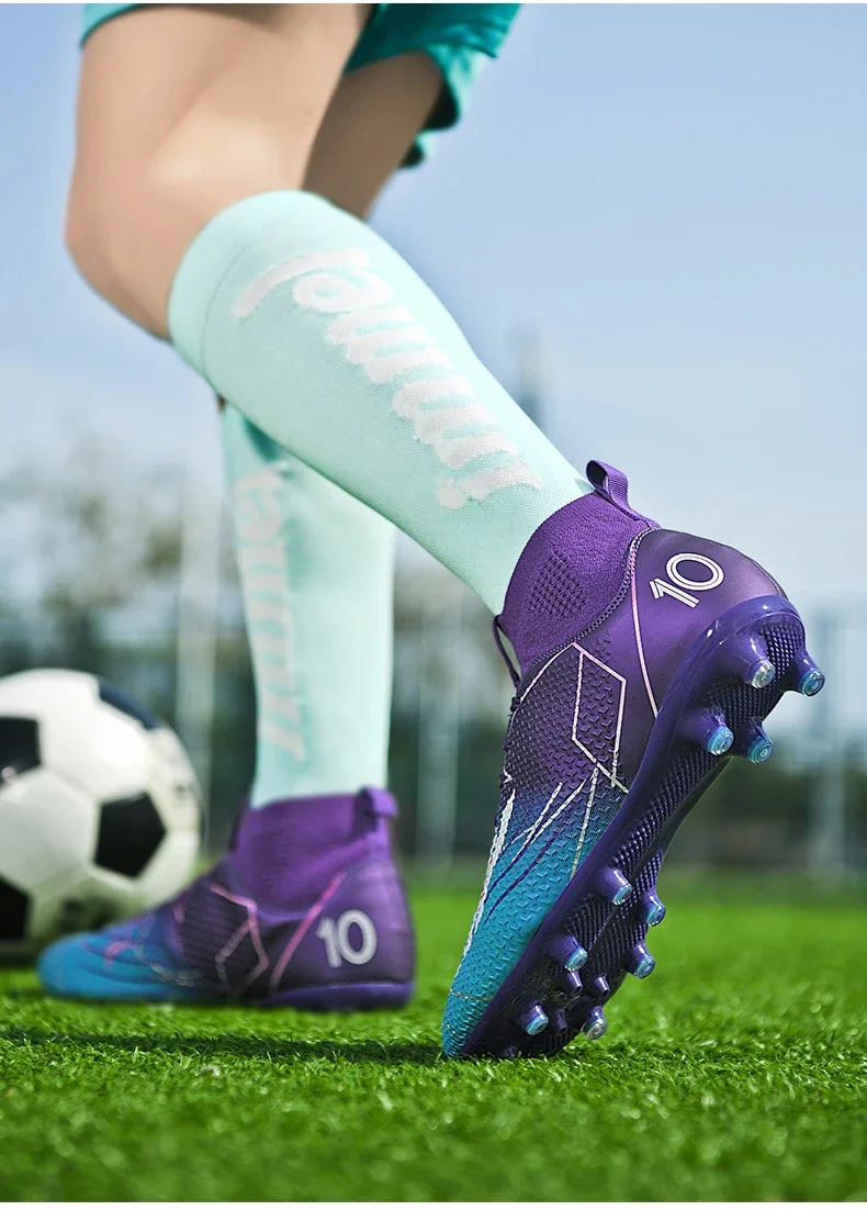 Nouvelles chaussures de football pour hommes, chaussures de sport antidérapantes ultralégères à haute cheville pour l'extérieur, chaussures de futsal antidérapantes pour l'intérieur, chaussures de football de haute qua