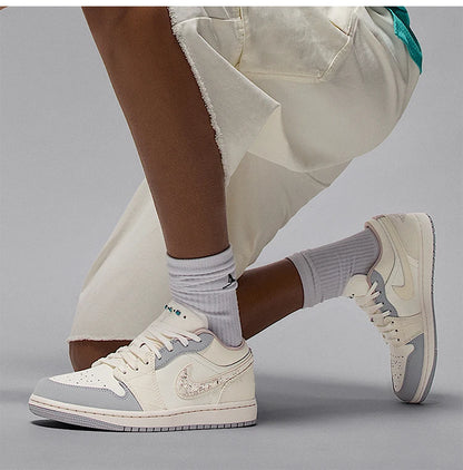 Nike Original Air Jordan 1 Low Damen-Sportschuhe, strapazierfähig, IH7323-100