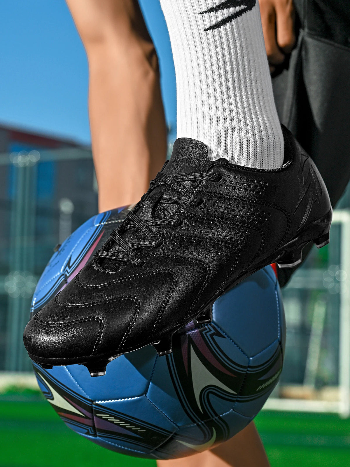 Chaussures de football professionnelles AG/FG, semelle extérieure en TPU antichoc, tige respirante en tissu PU, résistantes à l'usure et antidérapantes pour adultes et enfants
