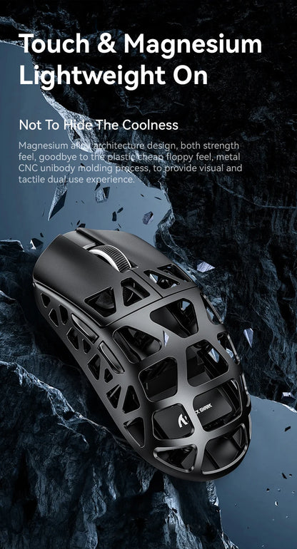 ATTACK SHARK R3 gamingmus i magnesiumlegering med bikakestruktur, ultralätt 8K Hz, PAW3395-sensor, 26000 DPI, ergonomiskt skal