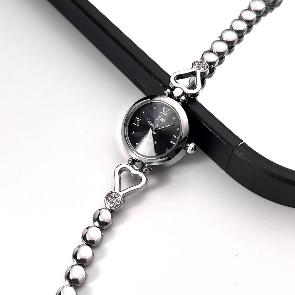 UTHAI CQ398 Fashionable Women watch exquisite heart bracelet waterproof quartz watch light luxury clock gift，watches for woman