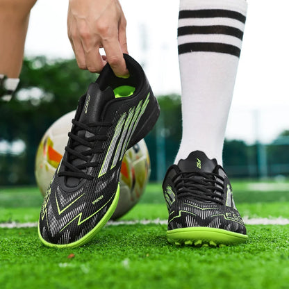 Chaussures de football pour hommes FG/AG pour terrain ferme, légères, à lacets, antidérapantes, professionnelles, pour adultes, pour la compétition en extérieur.