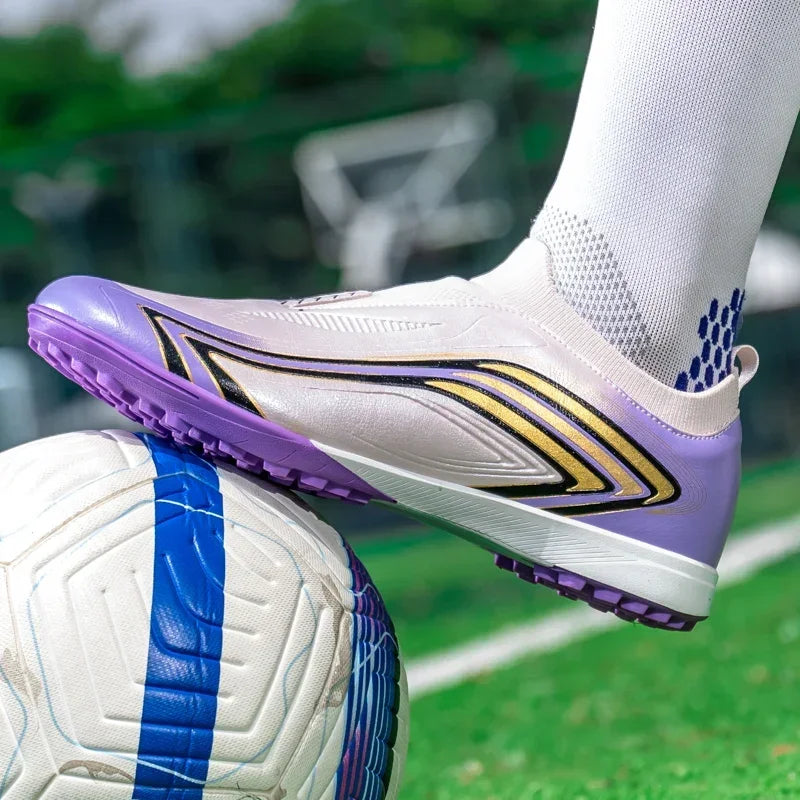 Nouvelles chaussures de football pour hommes, légères, antidérapantes, pour futsal, chaussures de football très vendues, baskets de match, crampons pour terrain intérieur et extérieur, haute qualité