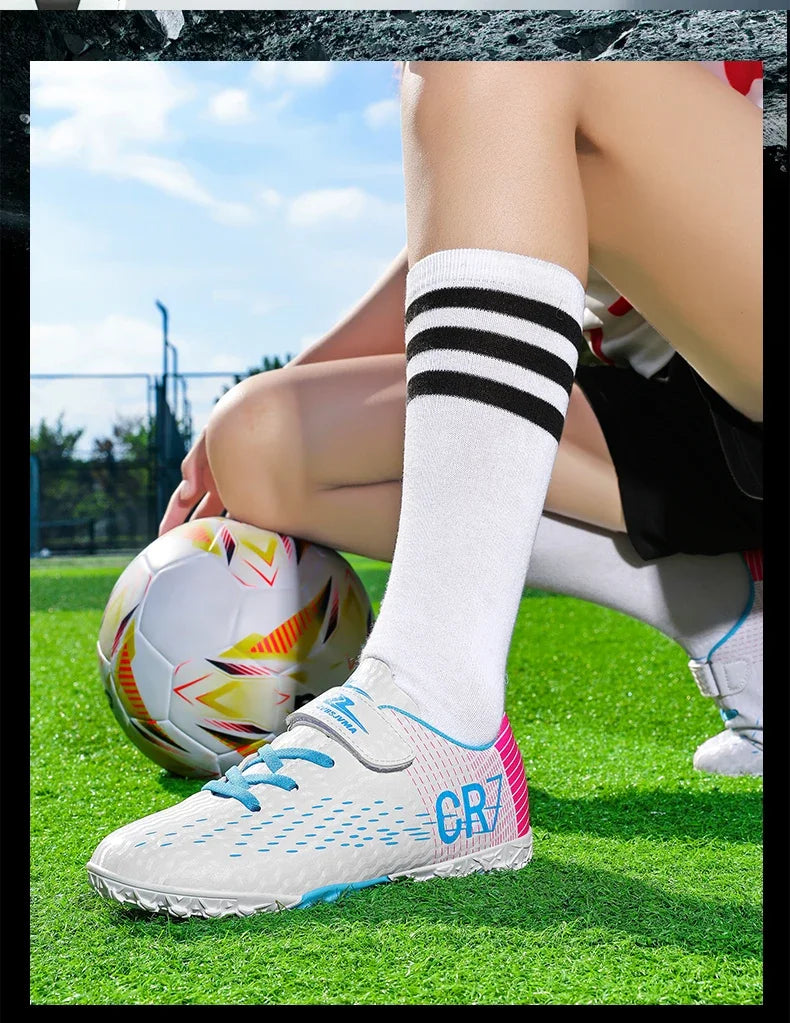 Nouvelles chaussures de football pour enfants, chaussures de sport d'extérieur, chaussures de football pour garçons et filles, chaussures de football à boucles, chaussures de futsal, pointures 28-39