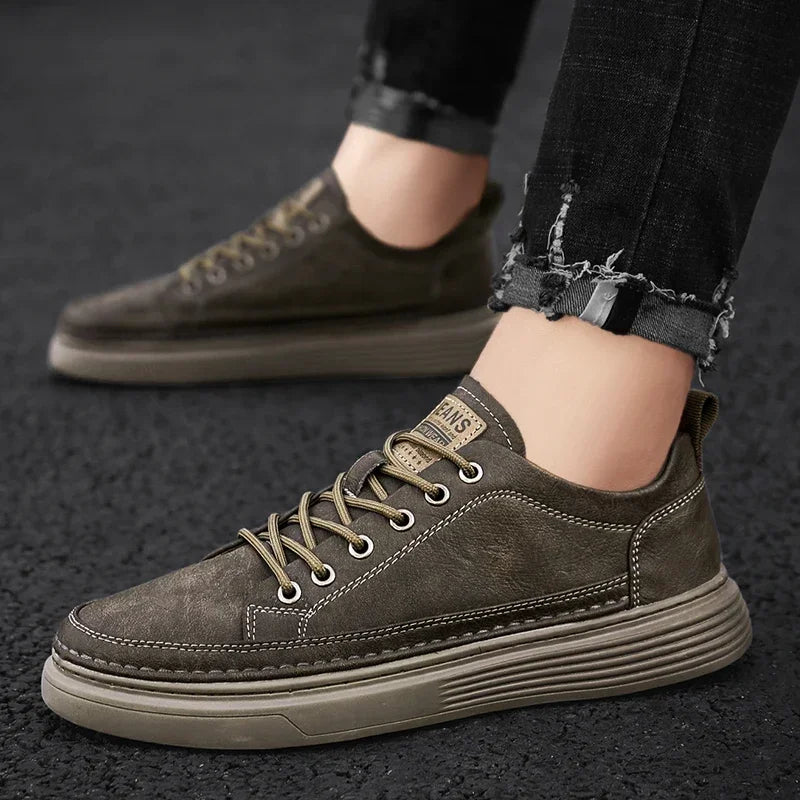 Sneakers classiche da uomo con plateau, scarpe casual slip-on da uomo, sneakers in pelle, nuove scarpe basse comode, mocassini da uomo per la primavera