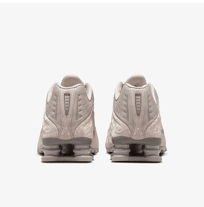 Nike Shox R4 genuínos — Ténis de corrida almofadados de cano baixo para mulher HV0934-001