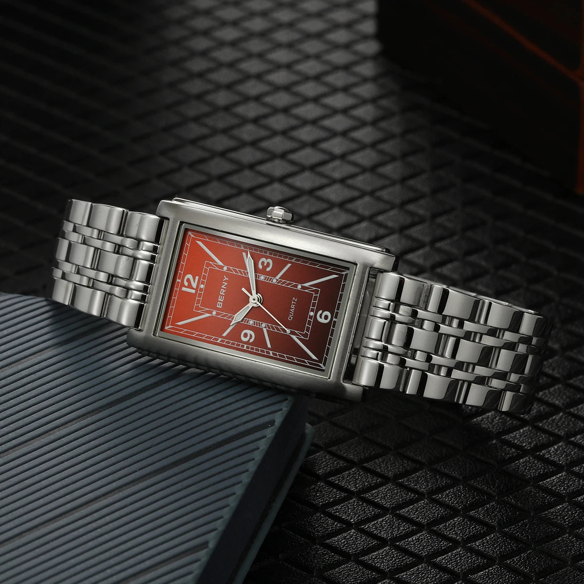 Montre carrée pour homme BERNY – Mouvement à quartz, cadran à chiffres romains, affichage luminescent, boîtier en acier inoxydable 316L – Montre rectangulaire élégante et décontractée