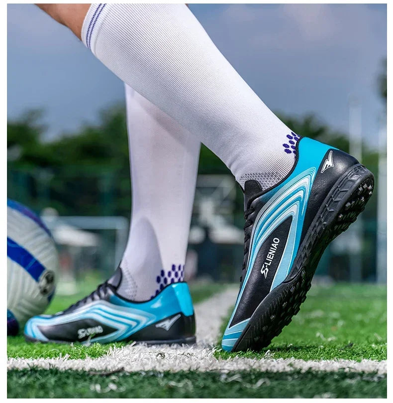 Nouvelles chaussures de football pour hommes, baskets de haute qualité, crampons de futsal pour gazon, chaussures de football d'intérieur très vendues, chaussures d'entraînement antidérapantes pour l'extérieur