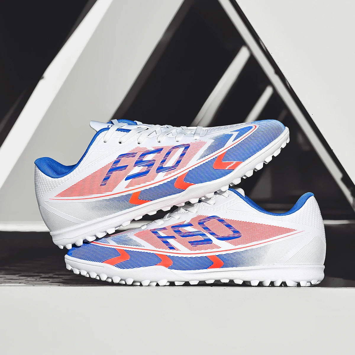 Chaussures de football pour hommes, modèle TF pour terrains synthétiques, tige en PU respirant, crampons en caoutchouc antidérapants, baskets de football pour adultes, idéales pour l’entraînement sur gazon synthétique