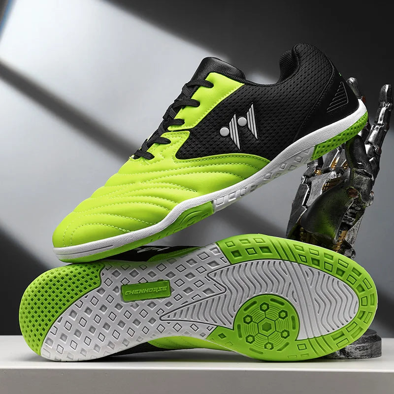 Nouvelles chaussures de football pour hommes, crampons montants pour terrain gazonné, antidérapantes, de haute qualité, pour futsal, idéales pour les matchs en salle et l'extérieur, très vendues.