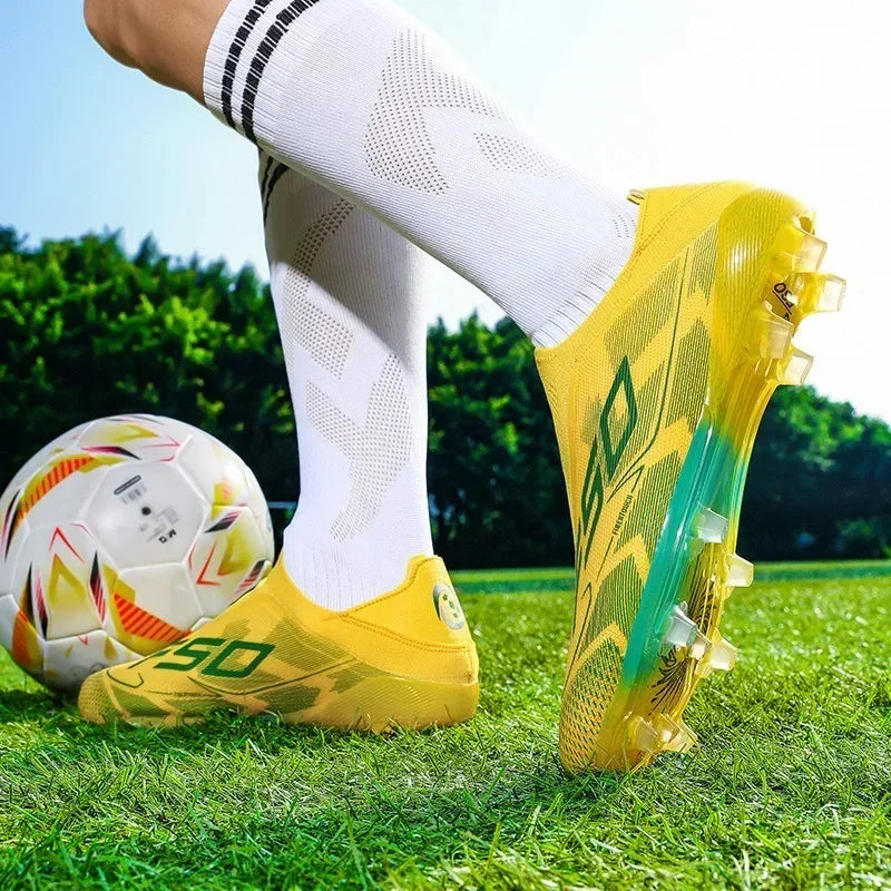 Nouvelles chaussures de football pour hommes, modèle tendance, de haute qualité, mi-hautes, légères, antidérapantes, crampons d'extérieur pour l'entraînement sur gazon.