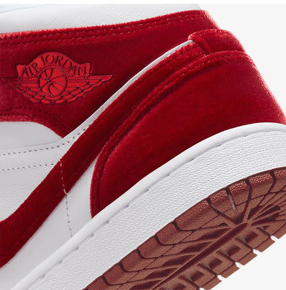 Nike genuine JORDAN women's mid top classic wear-resistant sports board shoes FZ3334-100