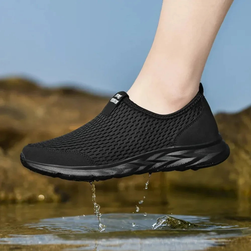 2025 New Shoes Men Loafers Light Walking Breathable Summer Comfortable Casual Shoes Men Sneakers Zapatillas Hombre Plus