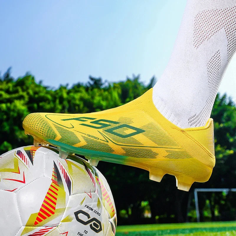 Nouvelles chaussures de football pour hommes, de haute qualité, antidérapantes, légères, très vendues, crampons d'entraînement pour terrain en herbe, mi-hautes, pour les matchs en extérieur, chaussures de sport.