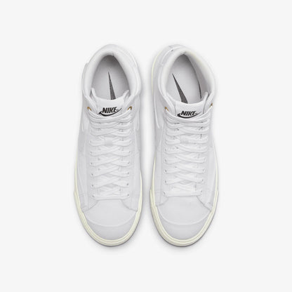 Nike Authentic BLAZER Pioneers Damen-Freizeit-Sneaker, niedrig geschnitten, leicht DX5550-100