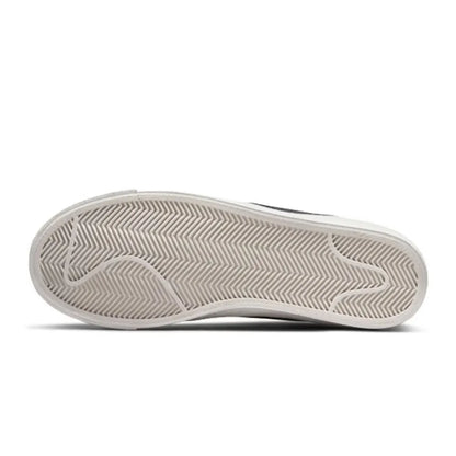Nike Blazer sneakers i klassisk retro-design – holdbar komfort til afslappet hverdagsbrug DQ1470-101