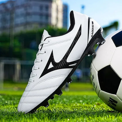 Nouvelles chaussures de football pour hommes, chaussures de football d'intérieur pour adultes, crampons de football antidérapants, crampons de sport ultralégers, crampons de futsal, entraînement sur gazon, confortables.