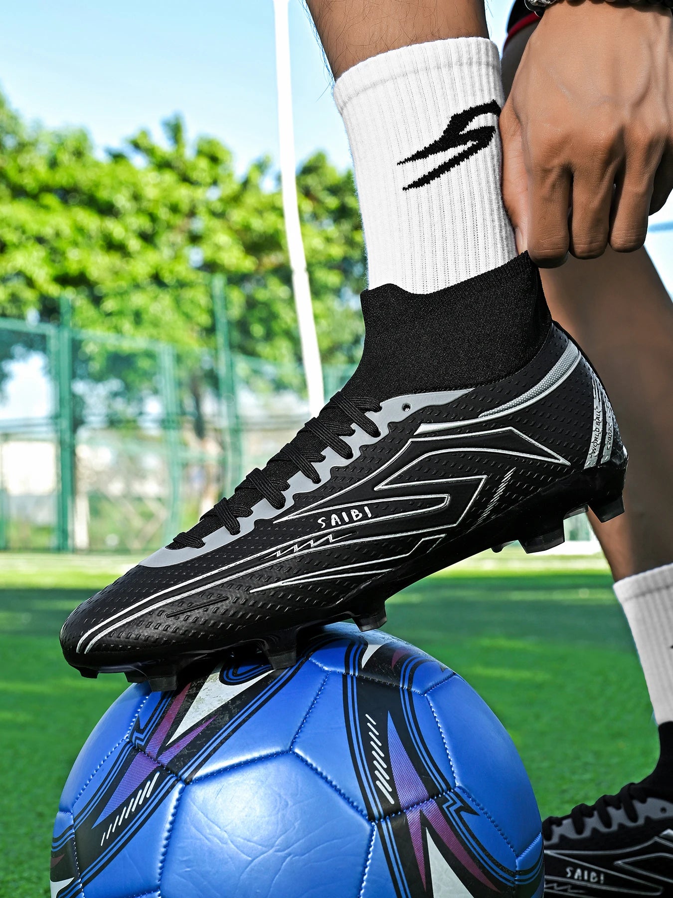 Classic Style AG FG Football Shoes PU Fabric Ventilated Upper TPU Wearproof Outsole Unisex Kids Outdoor Football Shoes