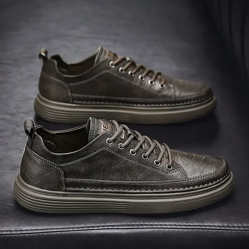 Sneakers classiche da uomo con plateau, scarpe casual slip-on da uomo, sneakers in pelle, nuove scarpe basse comode, mocassini da uomo per la primavera