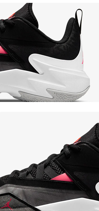 Chaussures de basketball Nike JORDAN ONE TAKE 3 pour hommes, modèle authentique et pratique, référence DC7700-001.