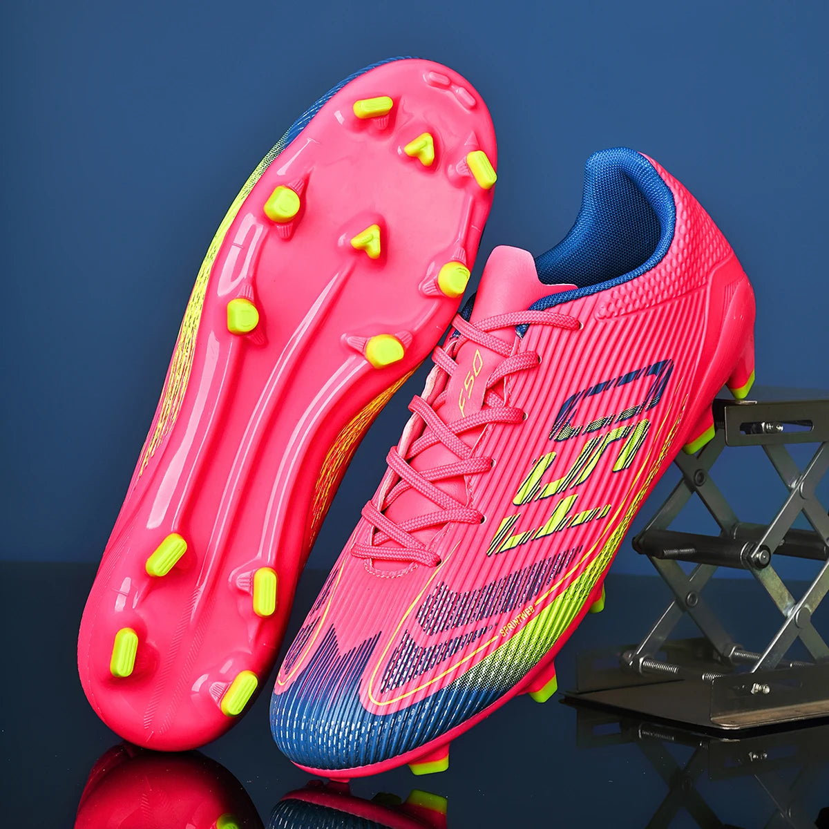 Chaussures de football classiques AG/FG, crampons longs résistants à l'usure en TPU, tige en tissu mélangé PU, antidérapantes et confortables pour le football en plein air pour enfants