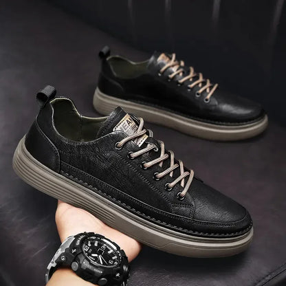Sneakers classiche da uomo con plateau, scarpe casual slip-on da uomo, sneakers in pelle, nuove scarpe basse comode, mocassini da uomo per la primavera