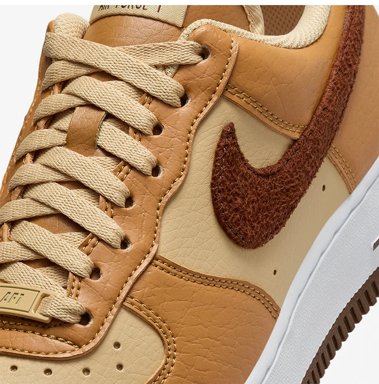 Nike Offiziell, authentisch, neu, Damen, Retro, Low-Top, gepolstert, strapazierfähig, Sport-Sneaker HQ3905-200