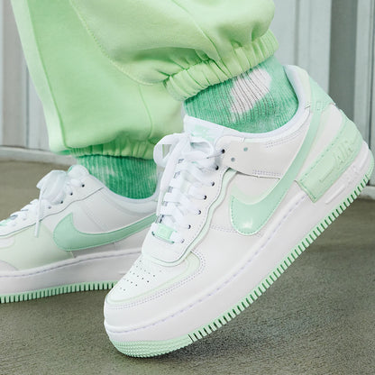 Nike eredeti AIR FORCE 1 női, vastag talpú, alacsony szárú klasszikus cipő FZ3773-100