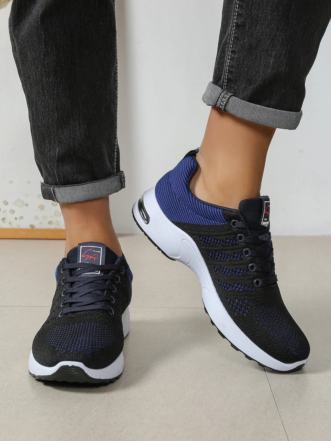 Men’s Casual Sports Shoes, Breathable Mesh Lace-Up Versatile Sports Shoes