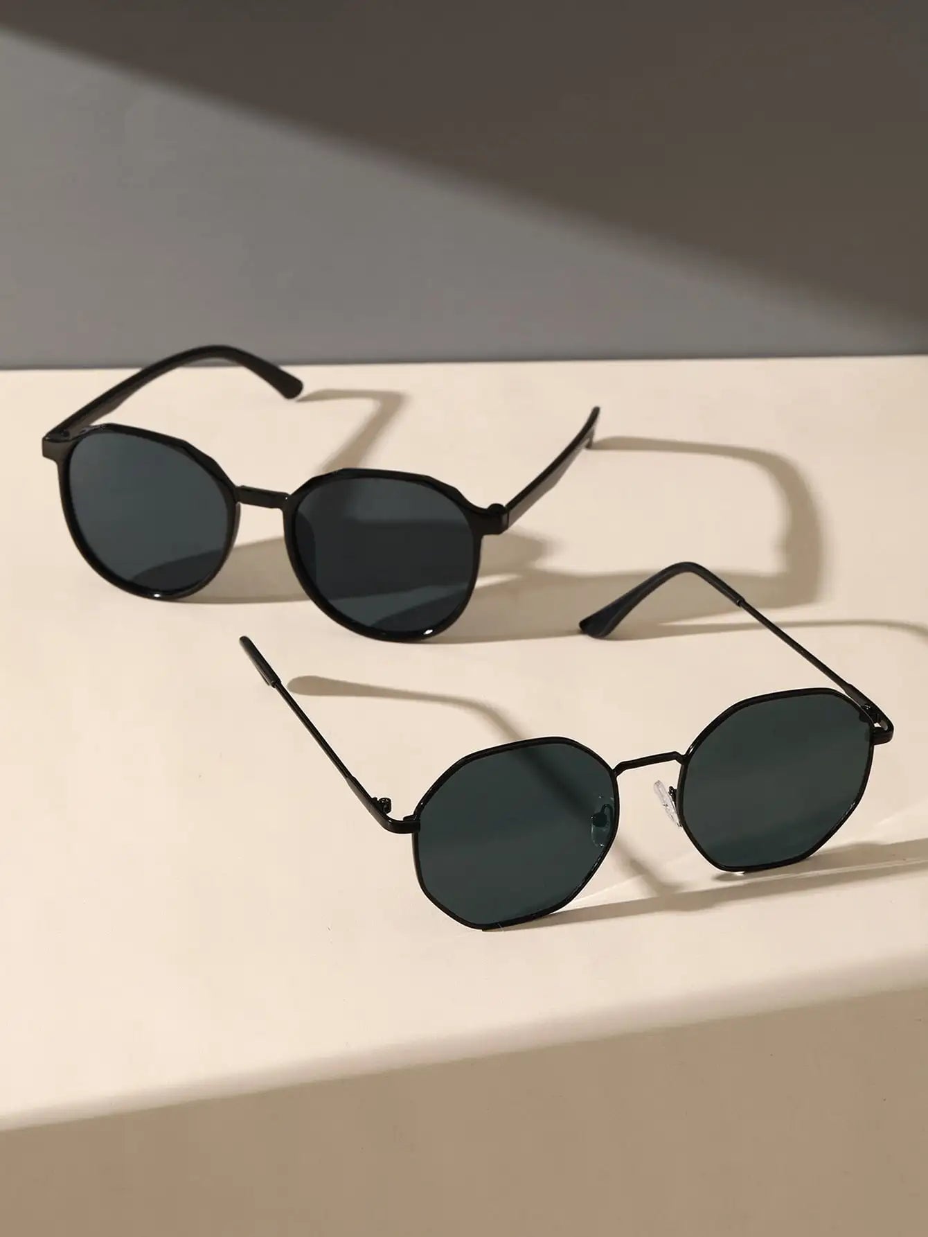 2PCS Men Geometric Frame Fashion Sunglasses Classic Cool Black Glasses For Daily Outdoor Life Women Eyewear Accessories.
