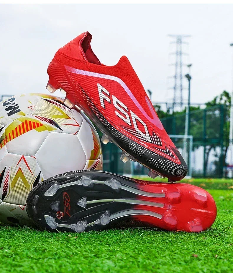 Nouvelles chaussures de football pour hommes, mi-hautes, légères, très vendues, pour l'entraînement sur herbe, antidérapantes, crampons de haute qualité pour l'extérieur.