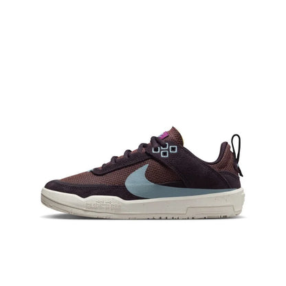 Nike's New SB Series Women's Skate Shoes with Strong Grip, Lightweight, Durable, Comfortable Mesh Material, Suitable for Daily Commuting, Low-Top Flat Shoes, SB Day One Unique Color-Blocking, Eye-Catching, Versatile Casual Sneakers