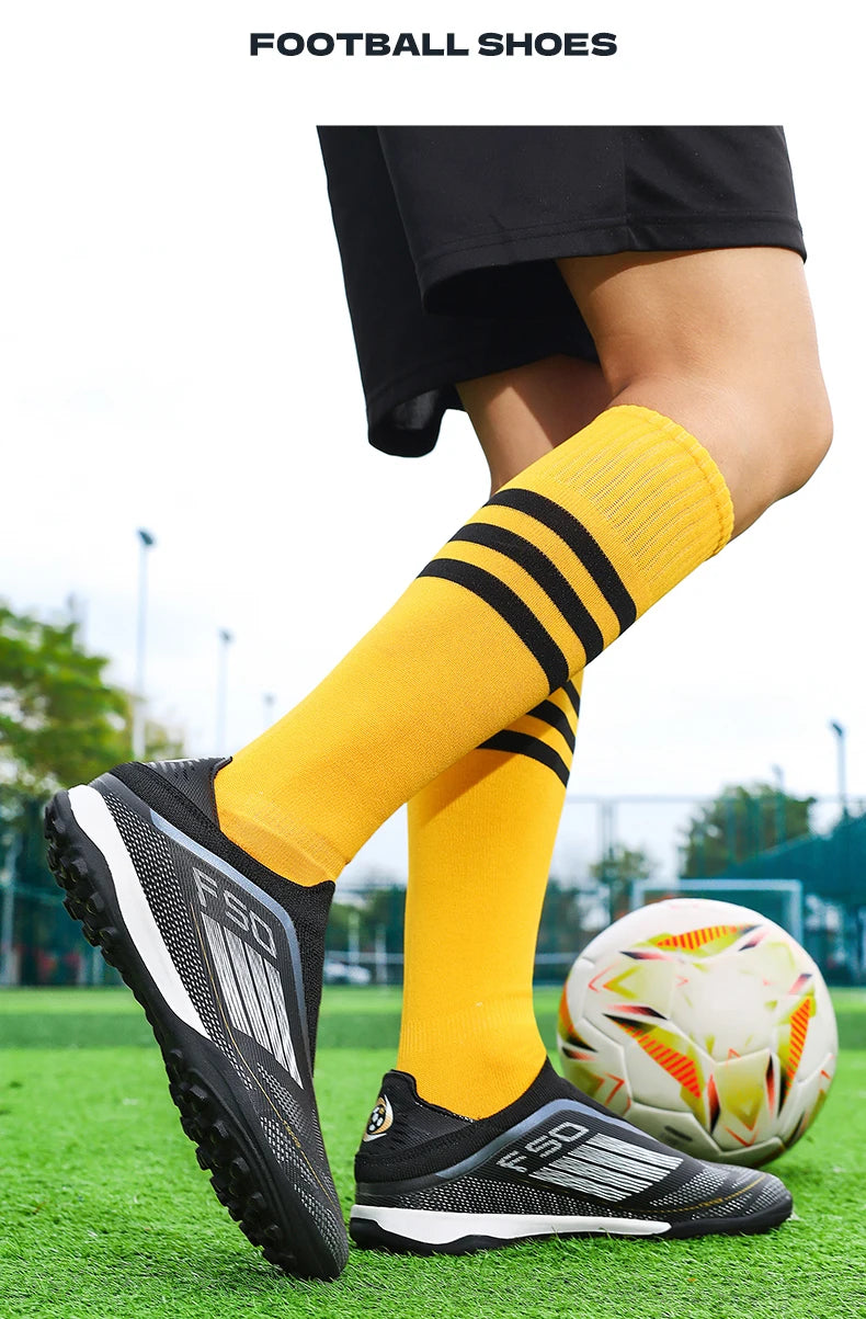 New Men's Football Boots Comfortable Soccer Shoes Match Training Boys Non-Slip Long Spikes Breathable Adult Cleats Outdoor Sport
