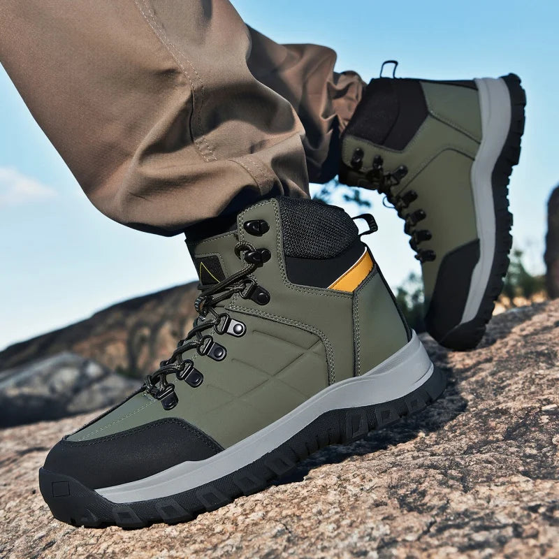 Chaussures de randonnée pour hommes, nouvelles, antidérapantes, semelle résistante à l'usure, bottes en cuir PU pour le camping, bottes de sport respirantes pour la marche en forêt et les activités de plein air.