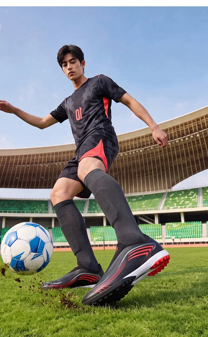 Nouvelles chaussures de football pour hommes TF/FG, modèle professionnel unisexe, très populaires, chaussures de futsal ultra-légères, chaussures de football de haute qualité, chaussures de sport pour femmes.
