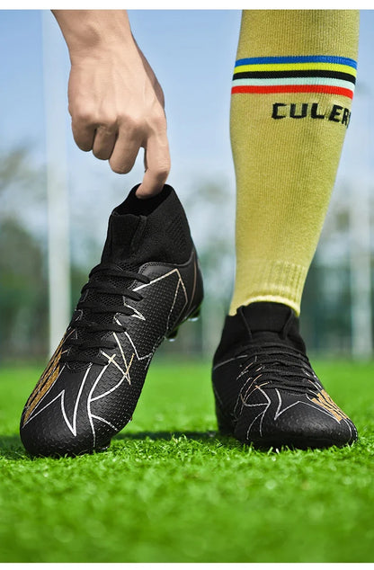 Nouvelles chaussures de football pour hommes, chaussures de sport antidérapantes ultralégères à haute cheville pour l'extérieur, chaussures de futsal antidérapantes pour l'intérieur, chaussures de football de haute qua
