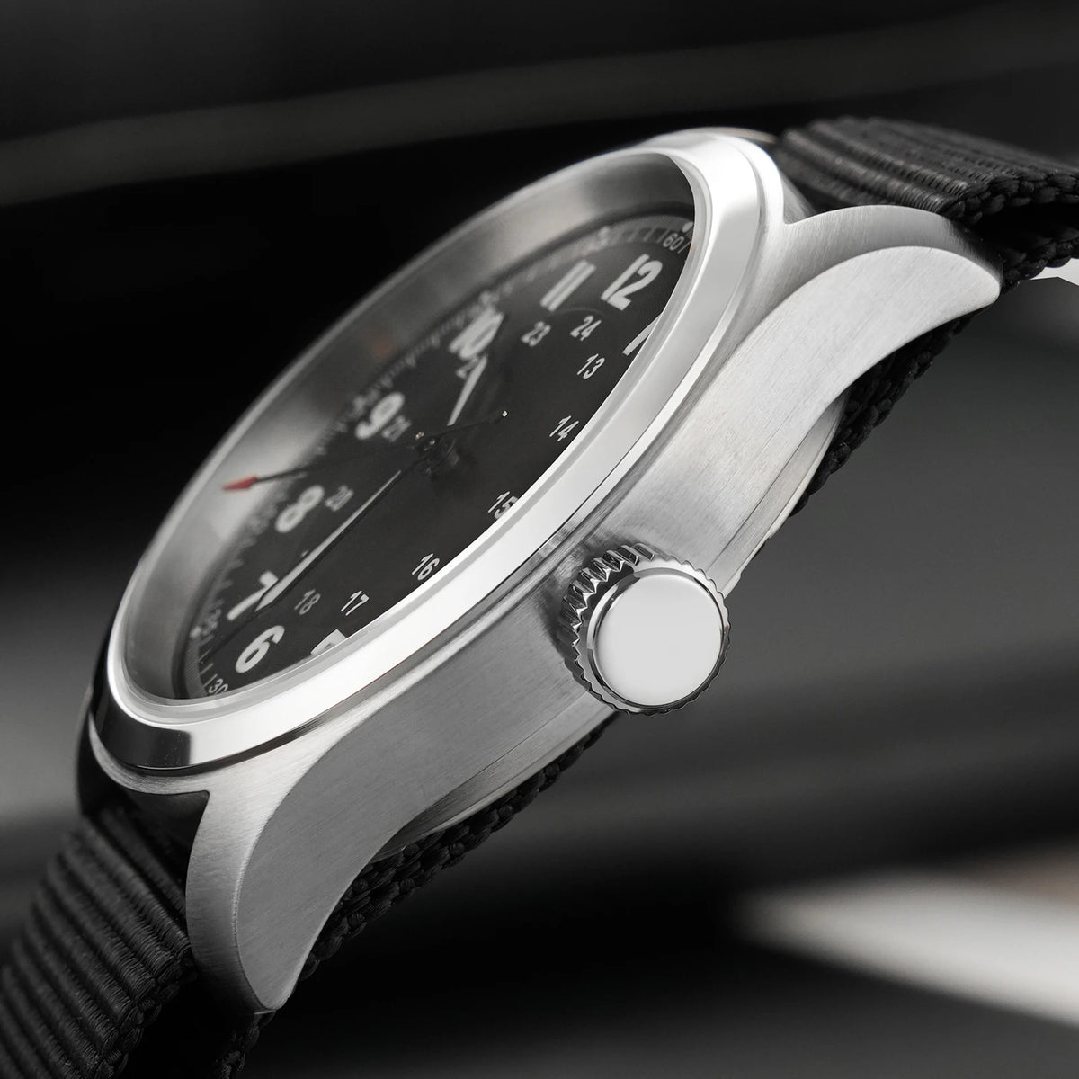 Militado ML08 Vintage Black Watch VH31 Sweep Quartz Wristwatch Ar Sapphire Crystal Luminous C3 BGW9 100 Waterproof Watches Man