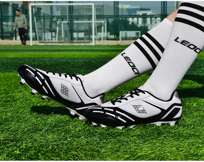 Chaussures de Football pour hommes, bottes de Football sur gazon, clous de sol fermes, baskets antidérapantes pour garçons, baskets originales d'entraînement sur le terrain en plein air