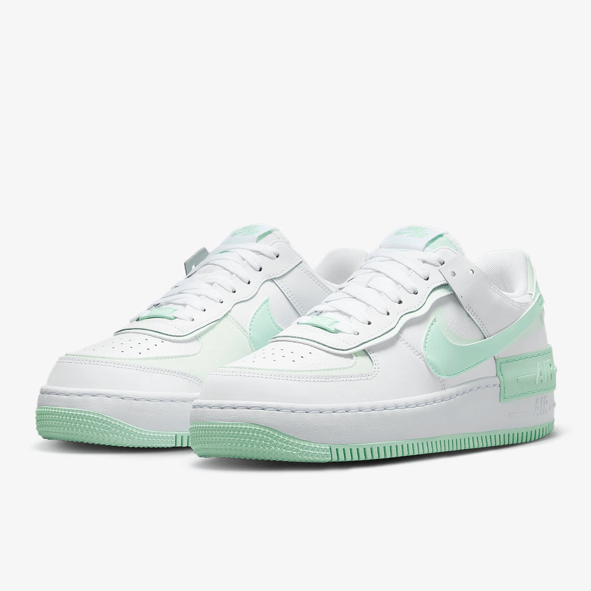 Nike eredeti AIR FORCE 1 női, vastag talpú, alacsony szárú klasszikus cipő FZ3773-100