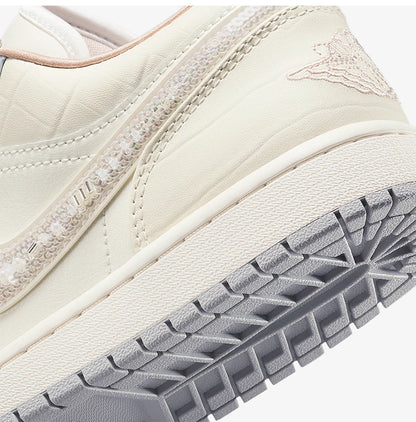 Nike Original Air Jordan 1 Low Damen-Sportschuhe, strapazierfähig, IH7323-100